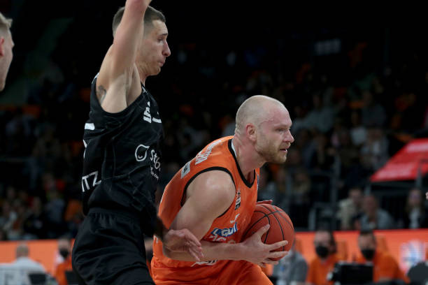 防守全面压 防守全面压